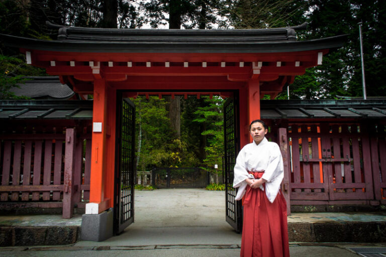 Hakone Shrine Tour